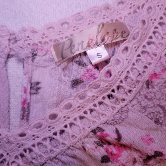 Penelope Peek a Boo -Cold Shoulder Pink Floral Top Blouse Womens Small - Picture 6 of 10